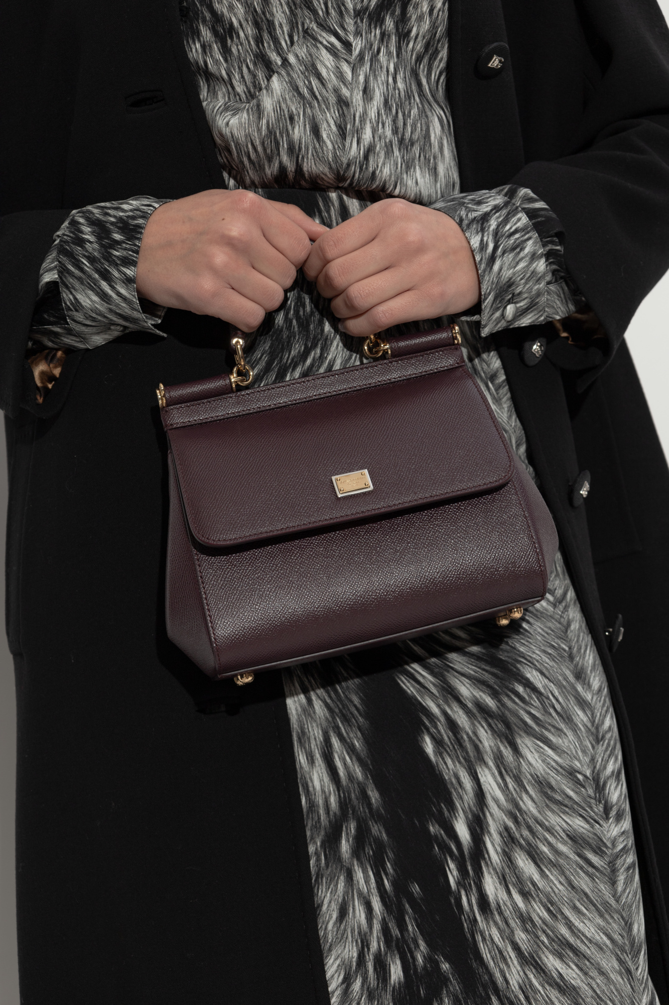 【関税&送料込】Dolce&Gabbana Medium Burgundy Sicily Hand Ba Medium Sicily handbag in Bordeaux for Women | Dolce&Gabbana® US
